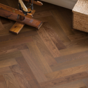 Wooden herringbone pattern floor