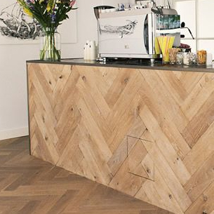Wooden floor engineered chevron style